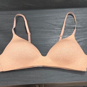Victoria's Secret Nude/Tan Seamless T-Shirt Bra